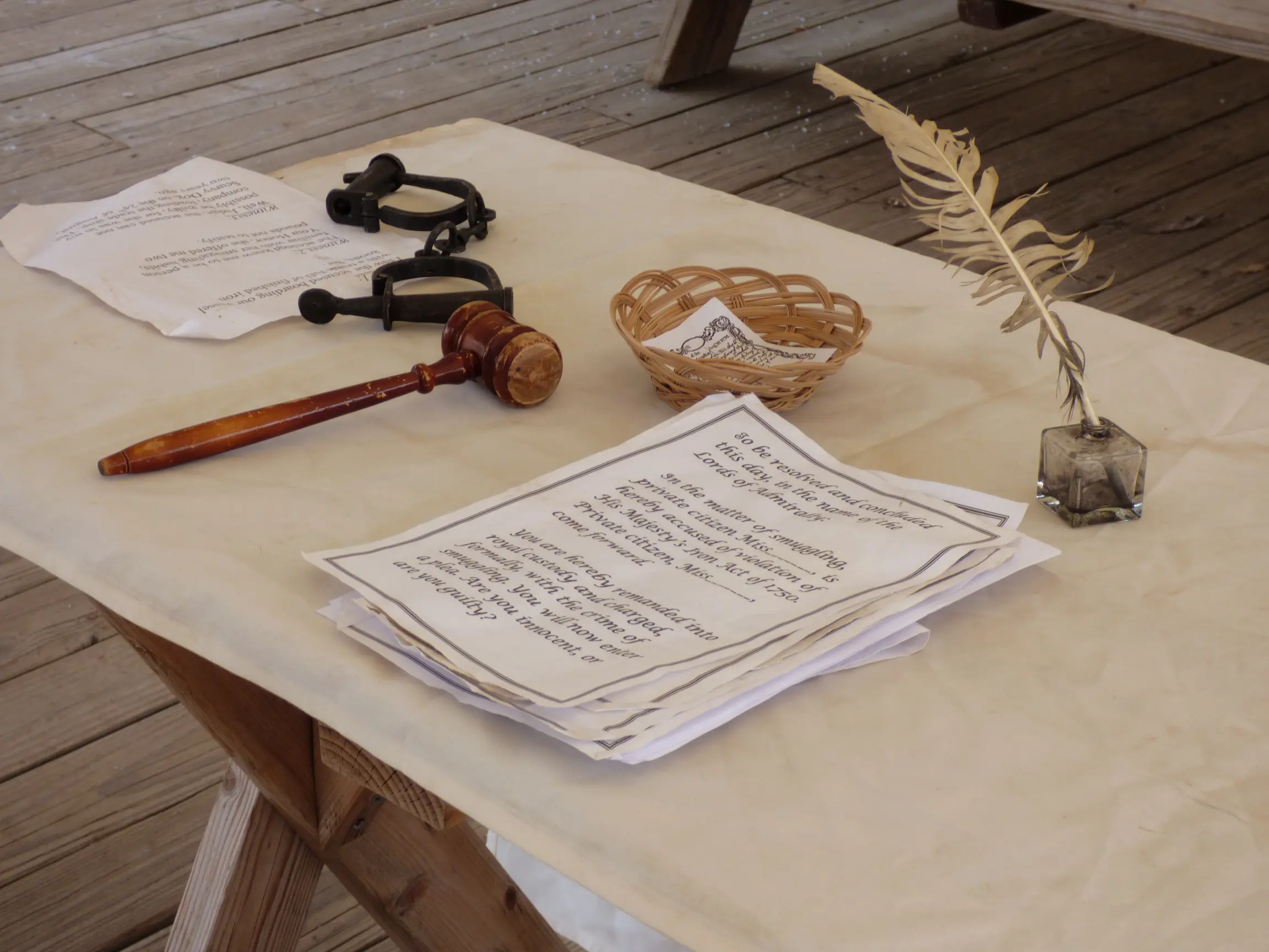 writing-table-wood-rustic-skill-art-871019-pxhere.com_